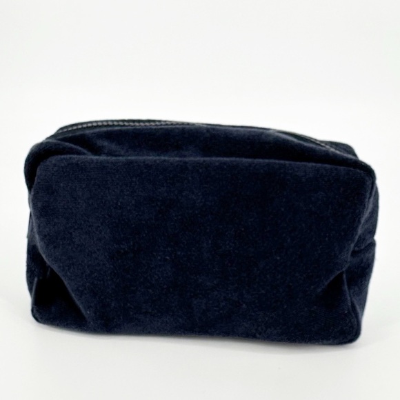 Barefoot Dreams Handbags - Barefoot Dreams Cozy Terry Resort Spa Bag in Indigo